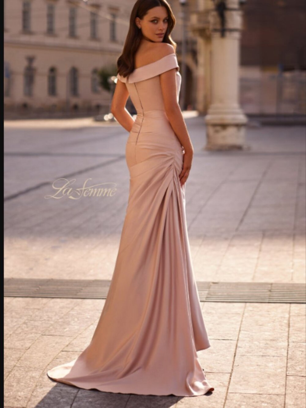 La Femme Off Shoulder Ruched Satin Trumpet Gown in Midnight Blue, size 10, NWOT! - Picture 9 of 11